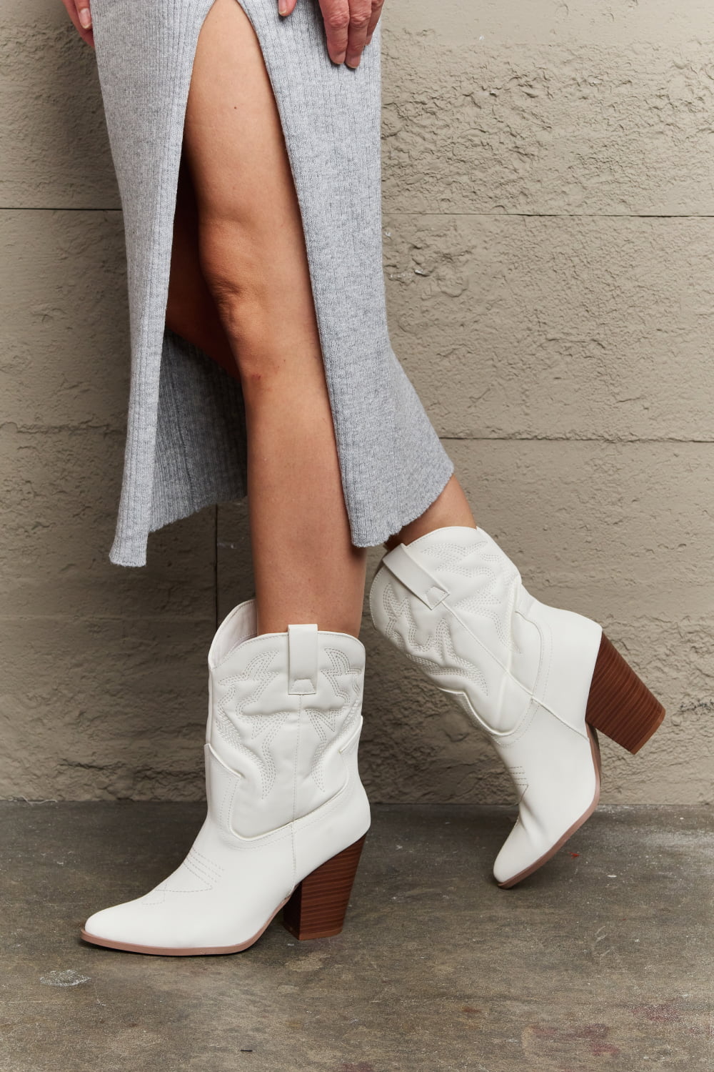 Sleek Urban Confidence Boots - 3.5" Block Heel Legend Ship from USA