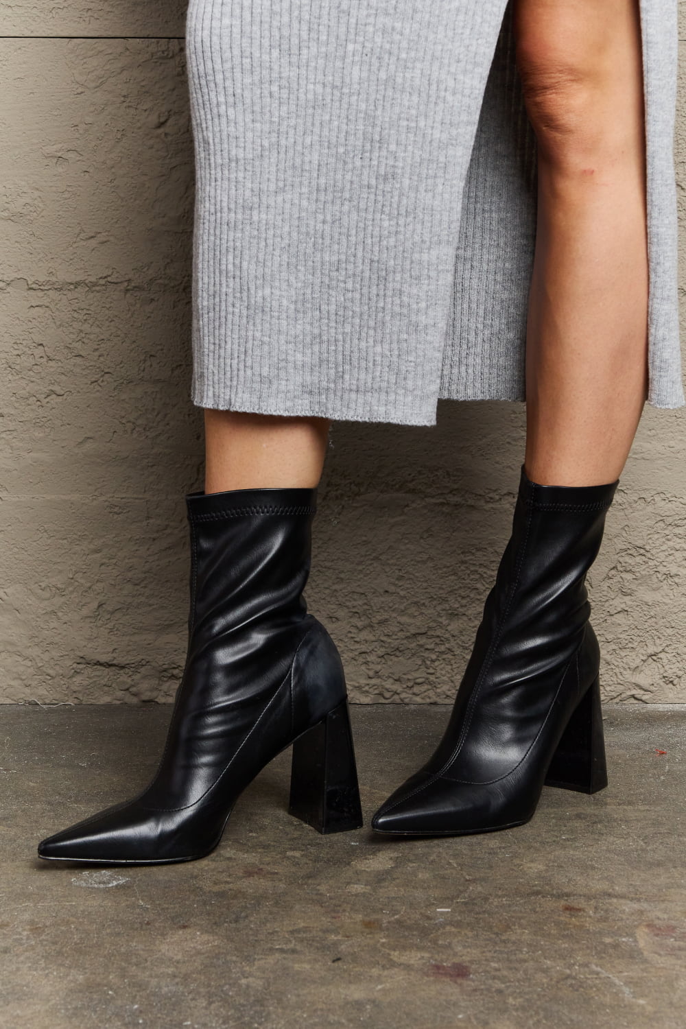 Sock-Like Pointed Boots – Shiny Block Heel Ship from USA Weeboo
